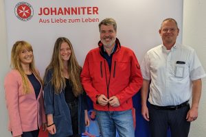 Lisa Jungkeim (B.A. LGyGe, B.Sc. Psychologie, Johanniter), Juliane Eger (Sozialbetreuerin, Johanniter), Michael Thews MdB, Martin Vollmer (Marketing und Kommunikation, Johanniter)